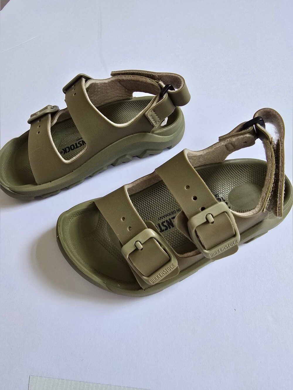 Birkenstock Kids Mogami Olive Green  Faded Khaki Two-Strap Sandals 26EU 9 9.5